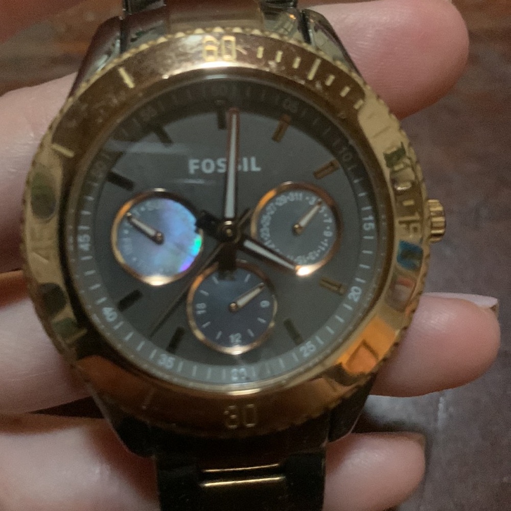 Fossil Watch - Picture 2 of 3
